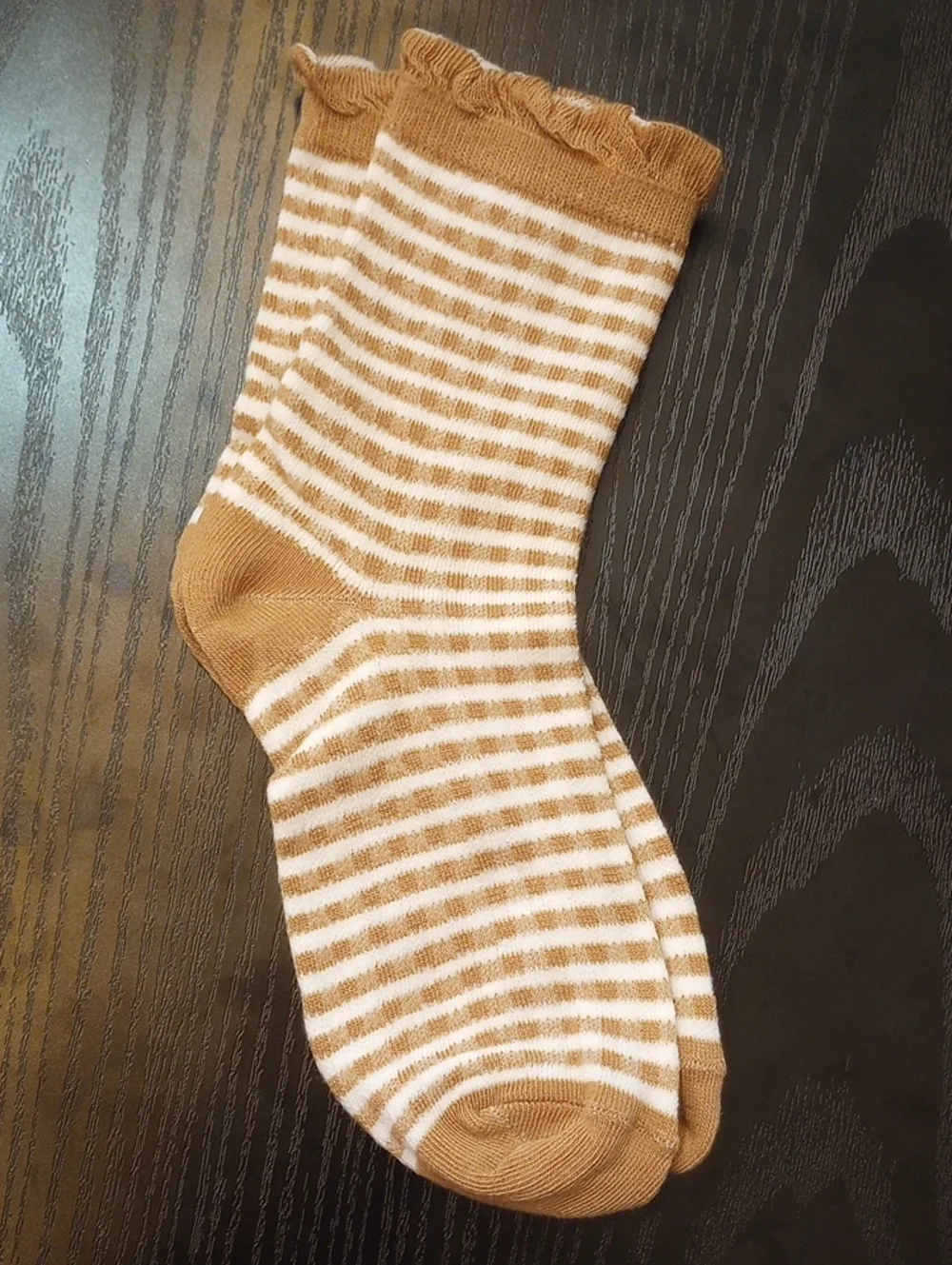 Brown Tan White Subtle Gingham Classic Crew Mid-calf Cozy Socks